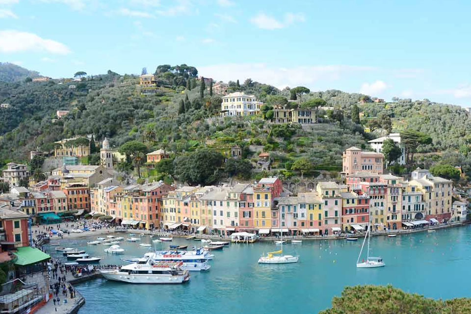 spain yacht charter sailing holiday destinations galicia